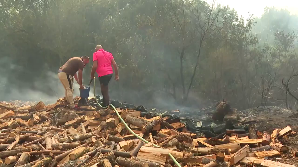 Los vecinos de las zonas afectadas por los incendios se sienten olvidados por las autoridades