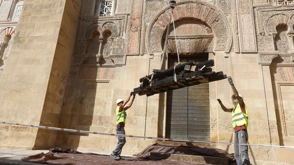 Siguen los trabajos para rehabilitar la Mezquita-Catedral de Córdoba tras el incendio