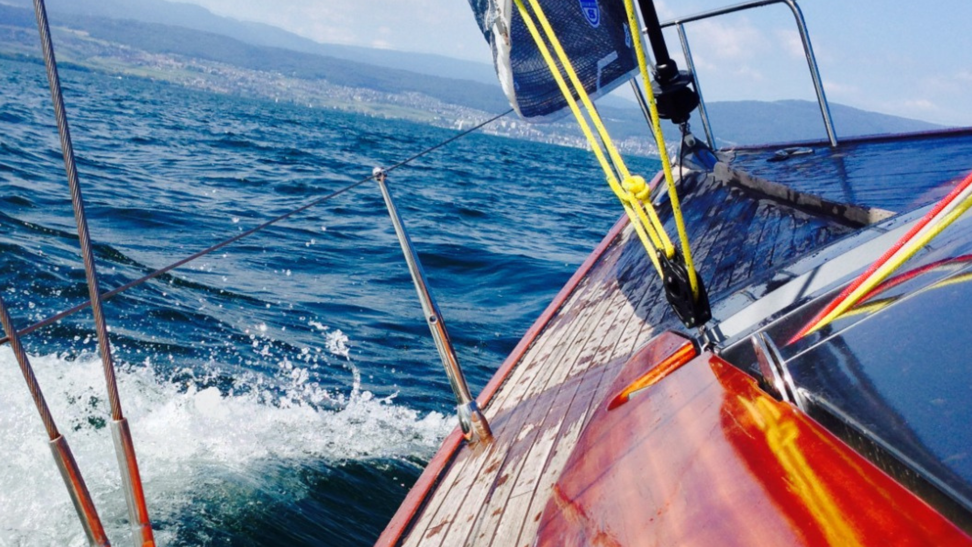 Un velero contratado para unas vacaciones por un billonario