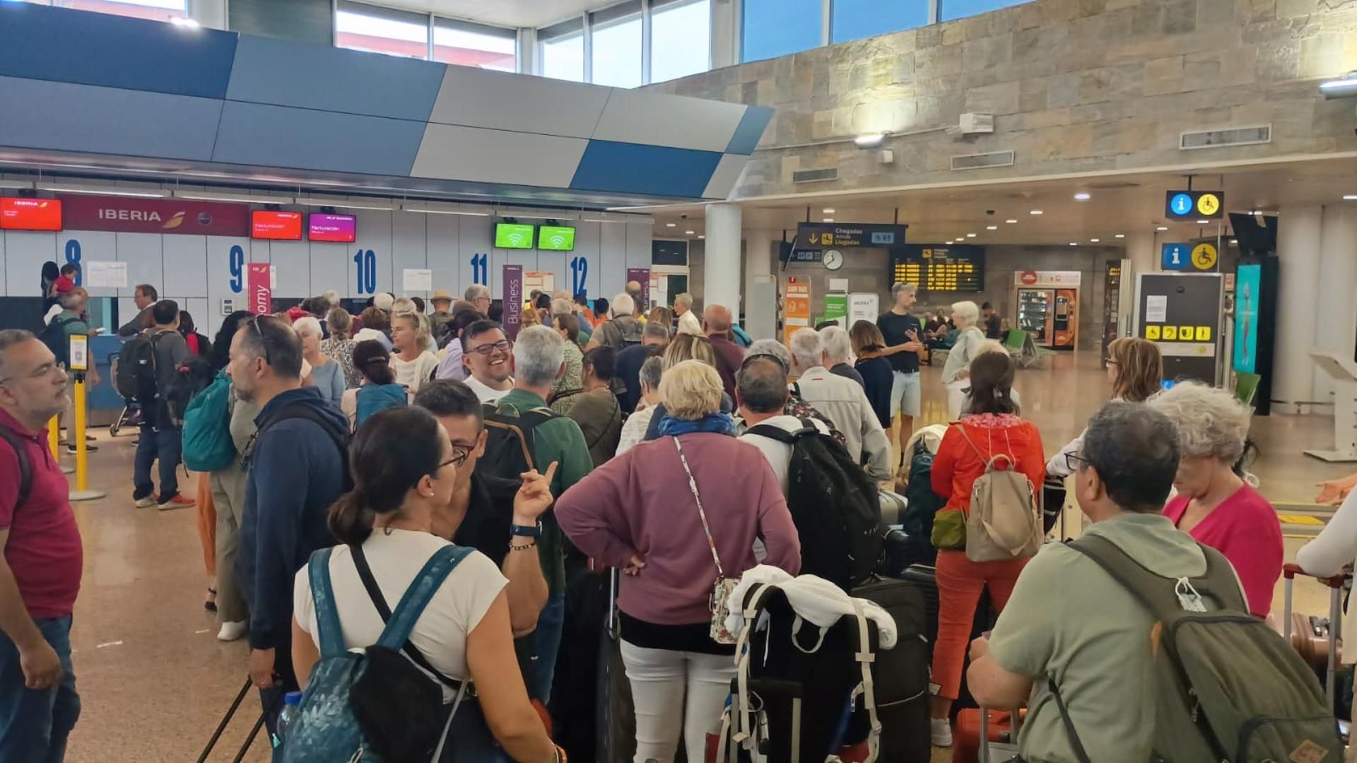 Aeropuerto de Alvedro en A Coruña, este martes