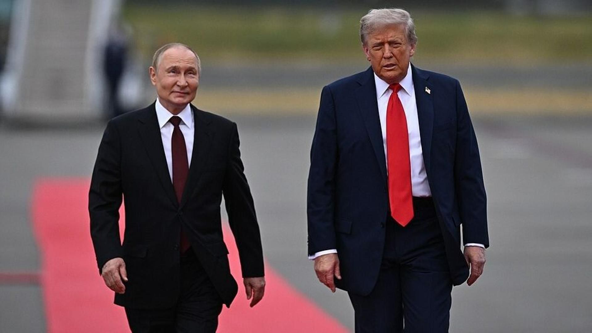 Donald Trump insiste en que celebrará un "encuentro trilateral" con Vladímir Putin y Volodímir Zelenski mientras Europa pide estar en la hipotética reunión