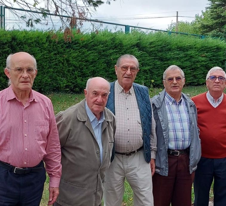Josu Alday, de 81 años, en el centro de la imagen, era "muy conocido en la Llanada Alavesa"