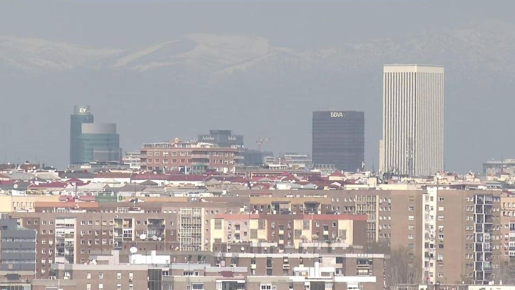 La mala calidad del aire en España por los incendios: los neumólogos avisan que respirar su humo equivale a fumar nueve cigarrillos