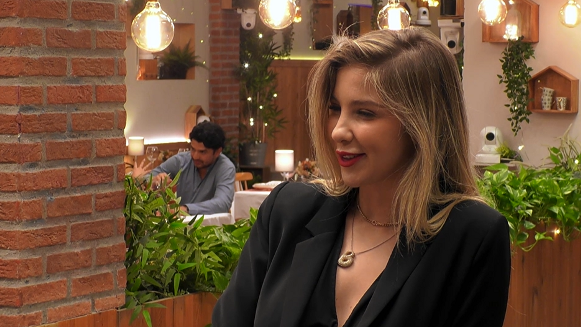 La tremenda pillada de Laura Boado con un soltero de ‘First Dates’: “¿Tú te hiciste viral, no?" La tremenda pillada de Laura Boado con un soltero de ‘First Dates’: “¿Tú te hiciste viral, no?"