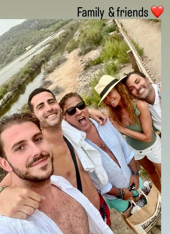 Lara Dibildos, con su novio, Carlos Maturana, y su hijo Fran