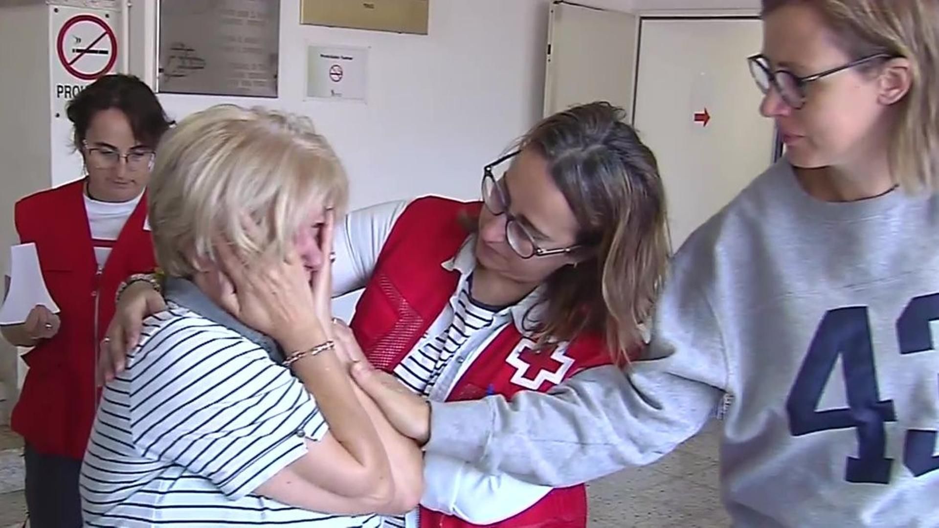 Las llamas en la zona leonesa del Bierzo obligan al desalojo de miles de residentes ante el avance del fuego