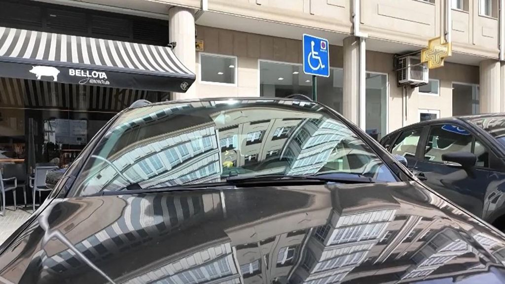 Récord de multas por aparcar en plazas para personas con movilidad reducida en A Coruña