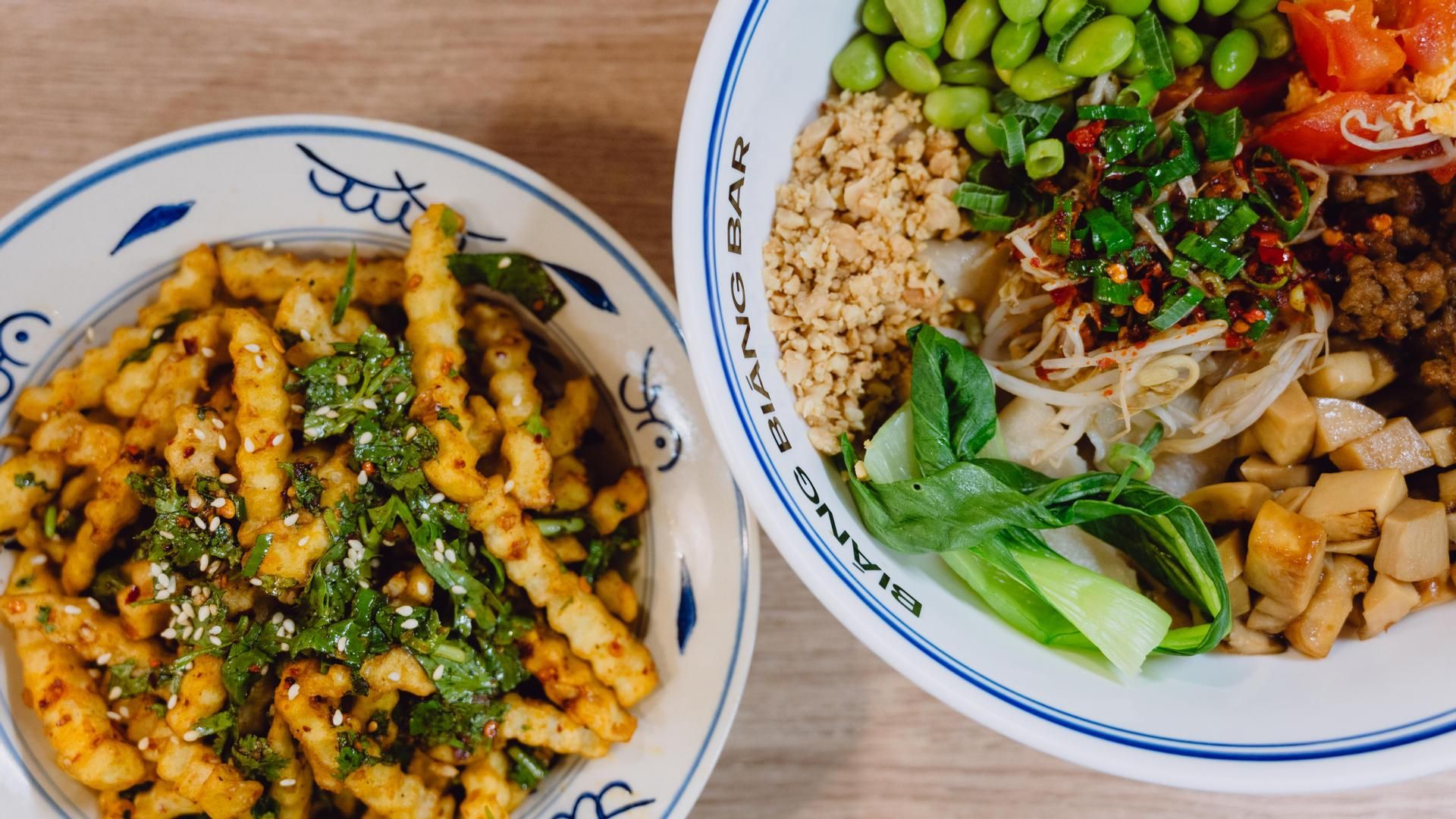 Patatas fritas estilo Langya y biang biang a las 8 delicias