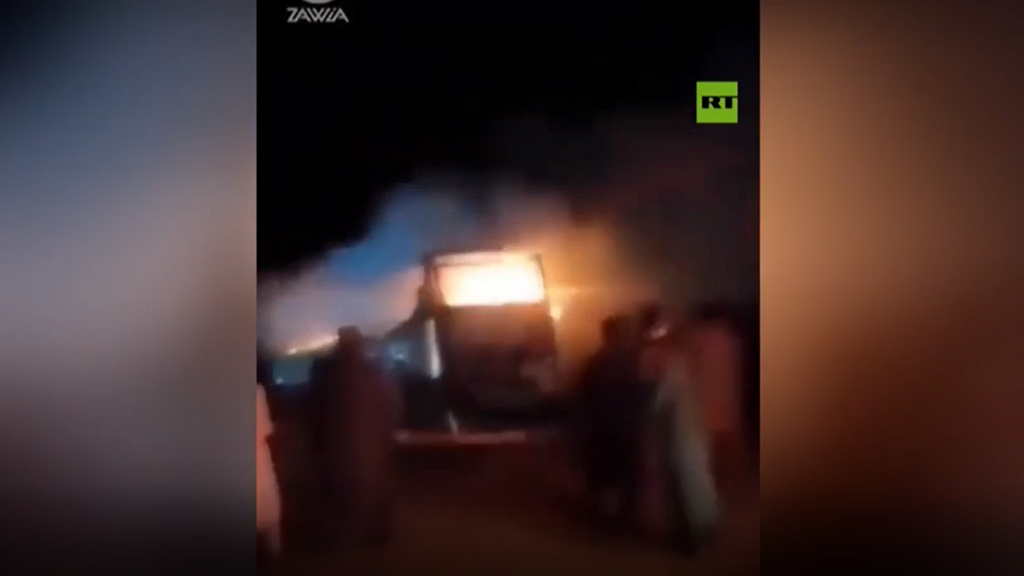 El portavoz del Ministerio del Interior precisó que el vehículo se incendió poco después de la colisión