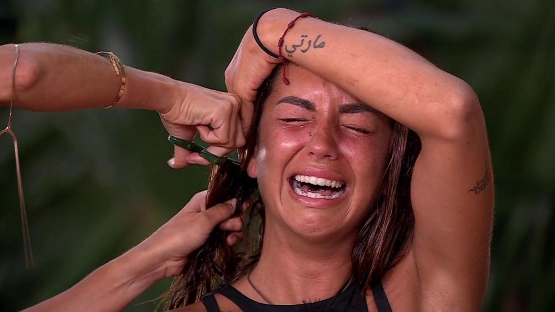 El brutal cambio de 'look' de Anita tras cortarse el pelo entre gritos y llantos