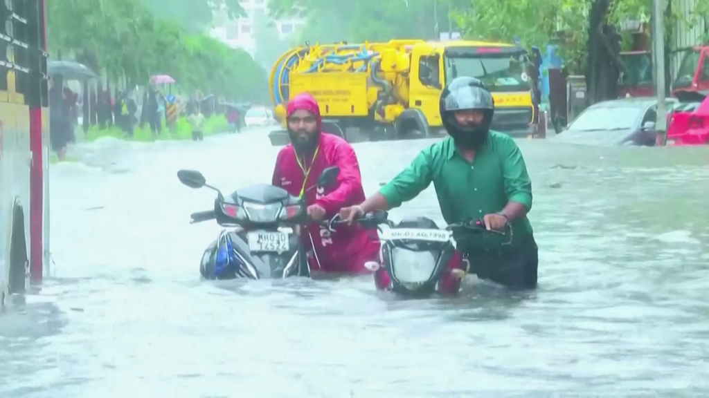 Estado de alerta en India por lluvias torrenciales: las inundaciones dejan varios muertos y causan el caos en las comunicaciones