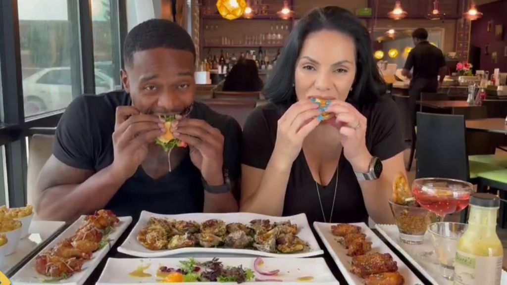 Dos influencers, a punto de morir cuando un coche se estrelló contra el restaurante donde comían