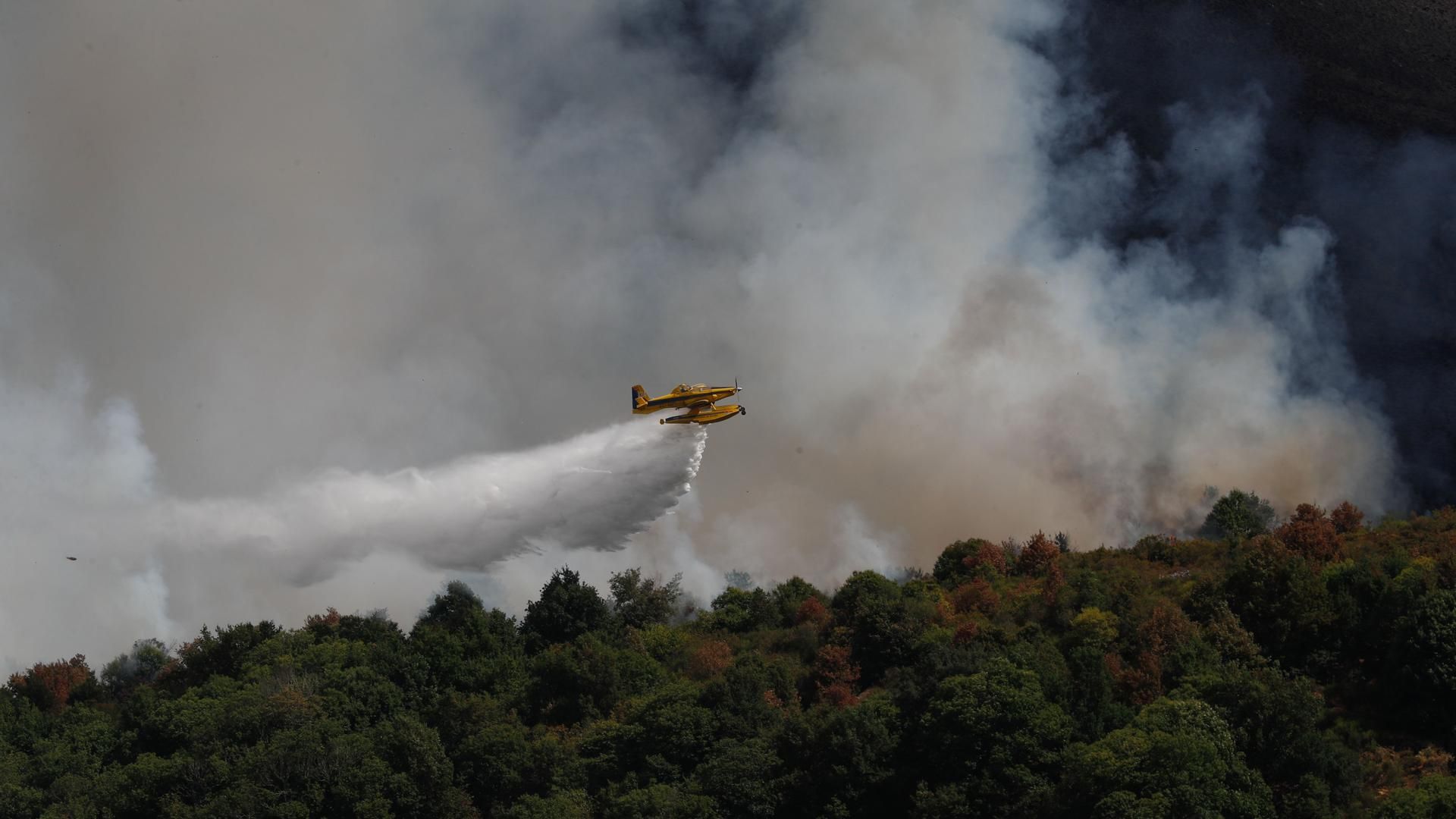 España en llamas: los incendios calcinan ya 396.811 hectáreas y se mantienen 21 focos activos