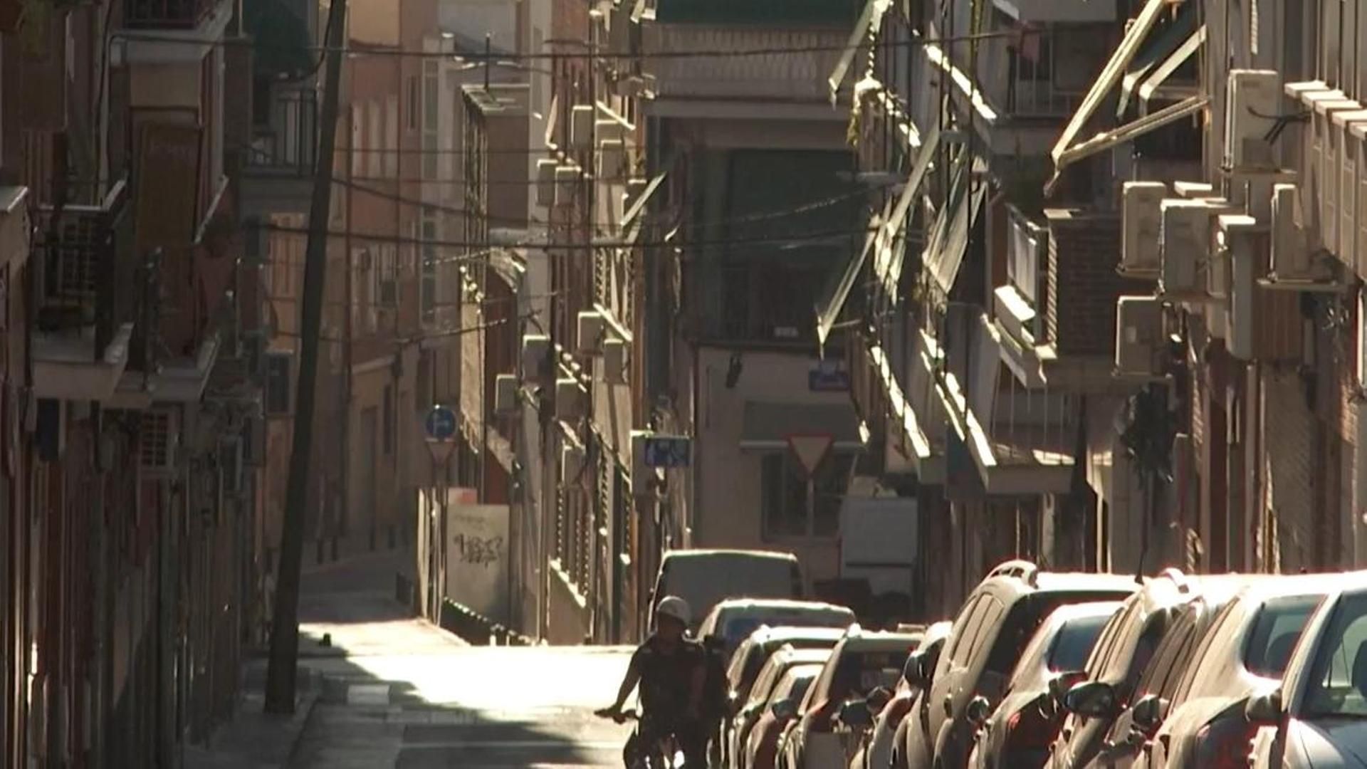La ola de calor golpea más fuerte en los barrios pobres: hasta 5 ºC más por falta de árboles y sombra en calles de Madrid