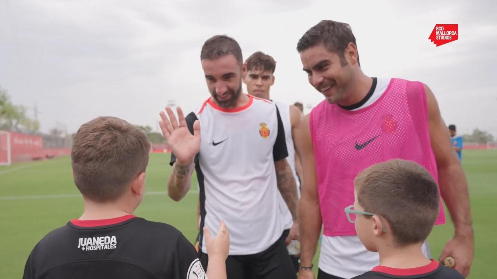 La sorpresa del RCD Mallorca a Llorenç Simonet, el niño que no podía dejar de llorar en la derrota de su equipo frente al Barcelona