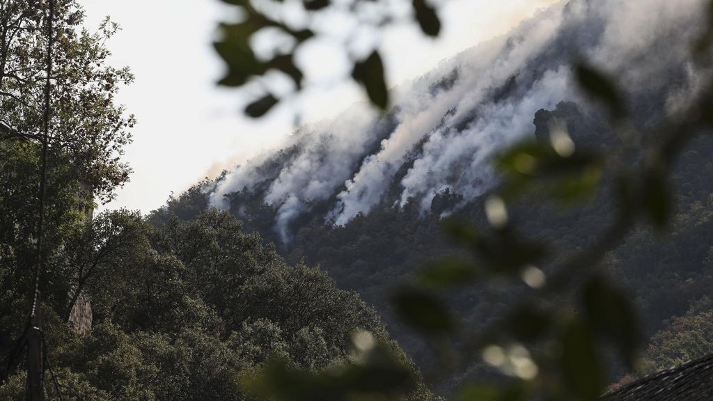 Los incendios rebajan la presión en Castilla y León, pendiente de Sanabria y norte de León