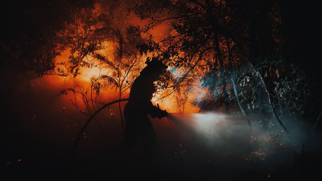 Los ‘megaincendios’ en España elevan a casi 400.000 las hectáreas arrasadas este año y aún hay 20 fuegos activos en nivel 2