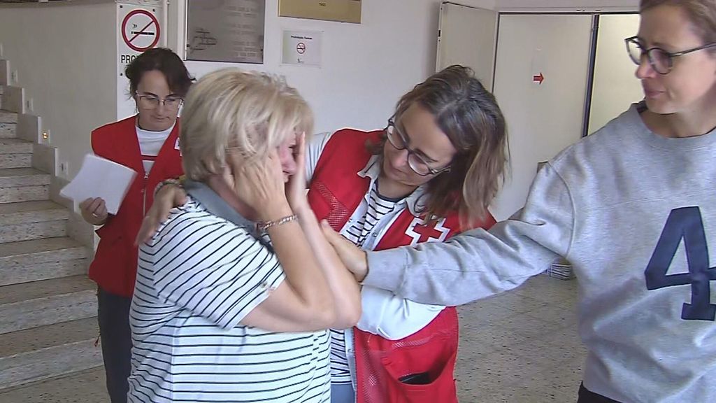 La agonía de una vecina desalojada en El Bierzo: "Veo el fuego encima de mi casa"