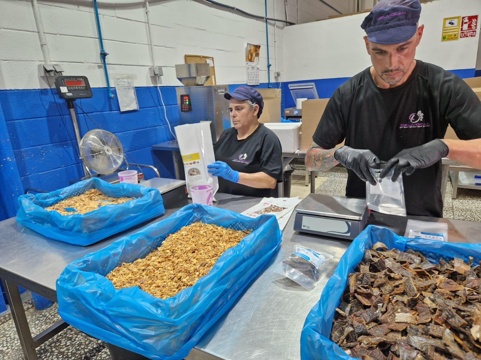 Comida natural para animales en una empresa de Huelva