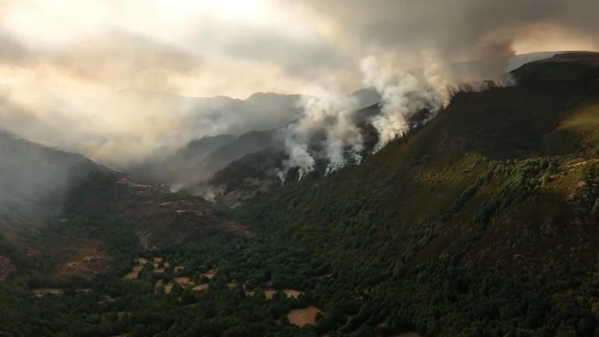 El incendio en peña Trevinca a vista de dron