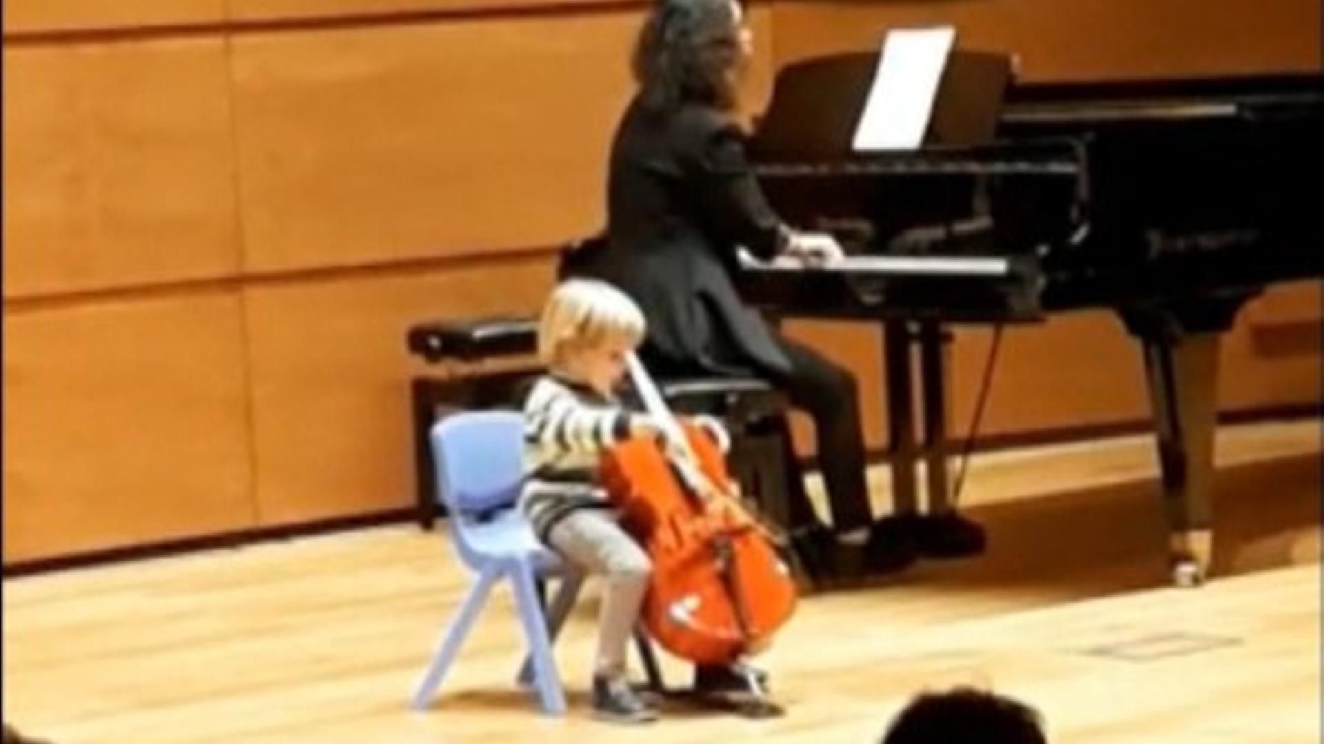 El pequeño Rubén ya era un prodigio del violonchelos con solo 4 años
