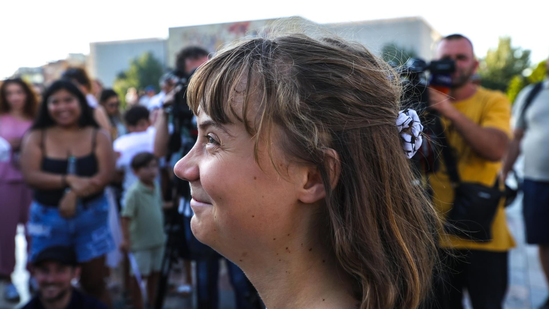 Greta Thunberg y cientos de activistas bloquean la avenida principal de Oslo: piden el fin de la industria petrolera