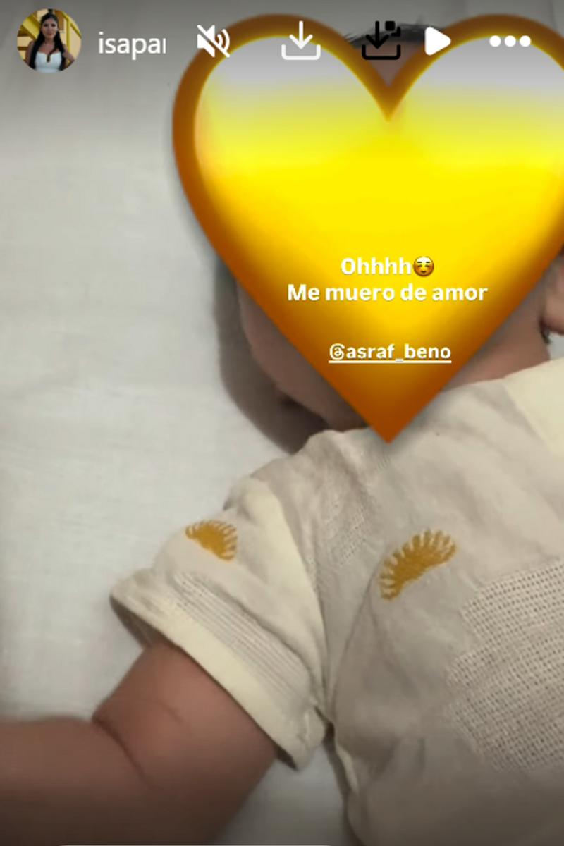 Isa Pantoja ha compartido un tierno momento junto a su bebé de dos meses