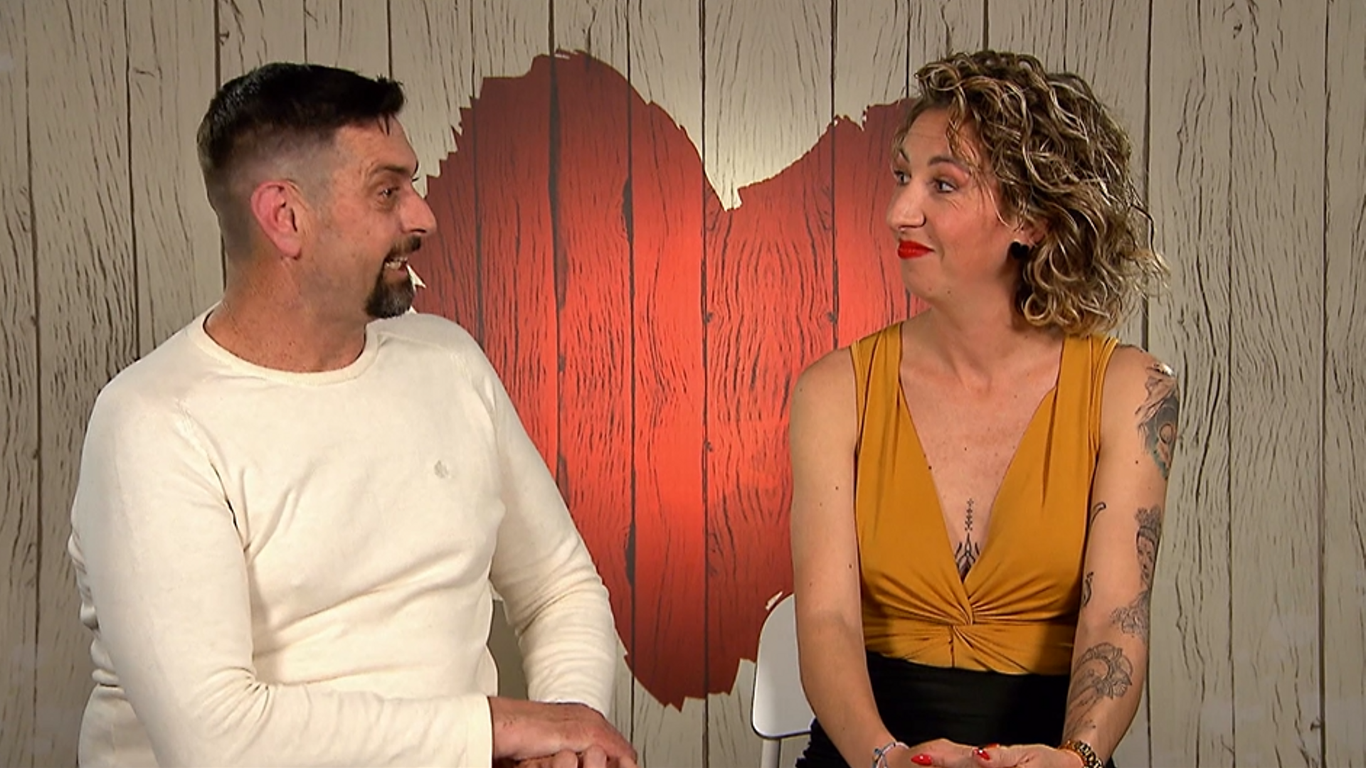 Juan José y Laura deciden si quieren seguir conociéndose