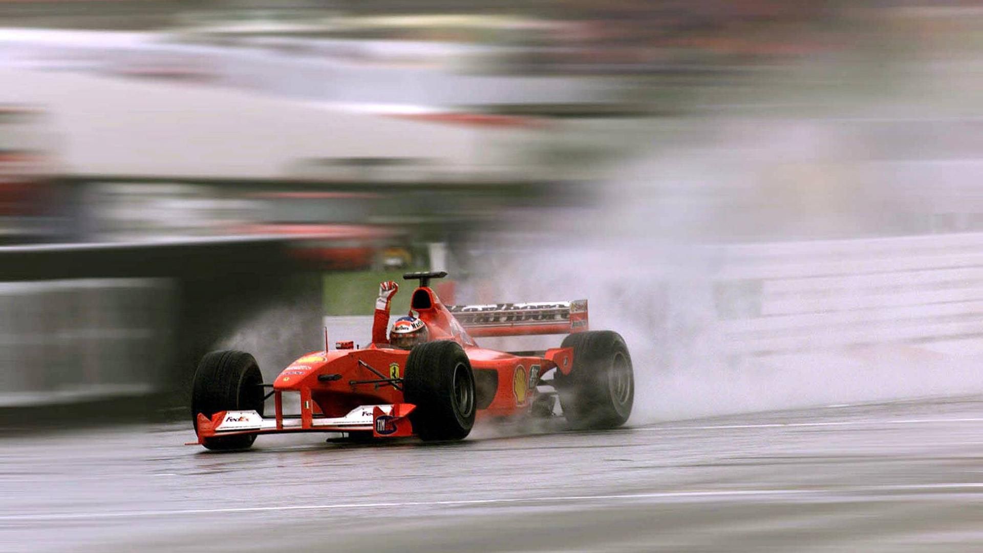 Se busca al ‘fantasma de la autopista’, un misterioso piloto que ha reaparecido en carreteras europeas con un F1 como el de Schumacher