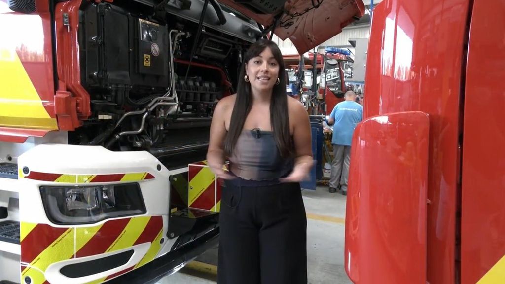 Cómo son los camiones de bomberos que usan los bomberos en España