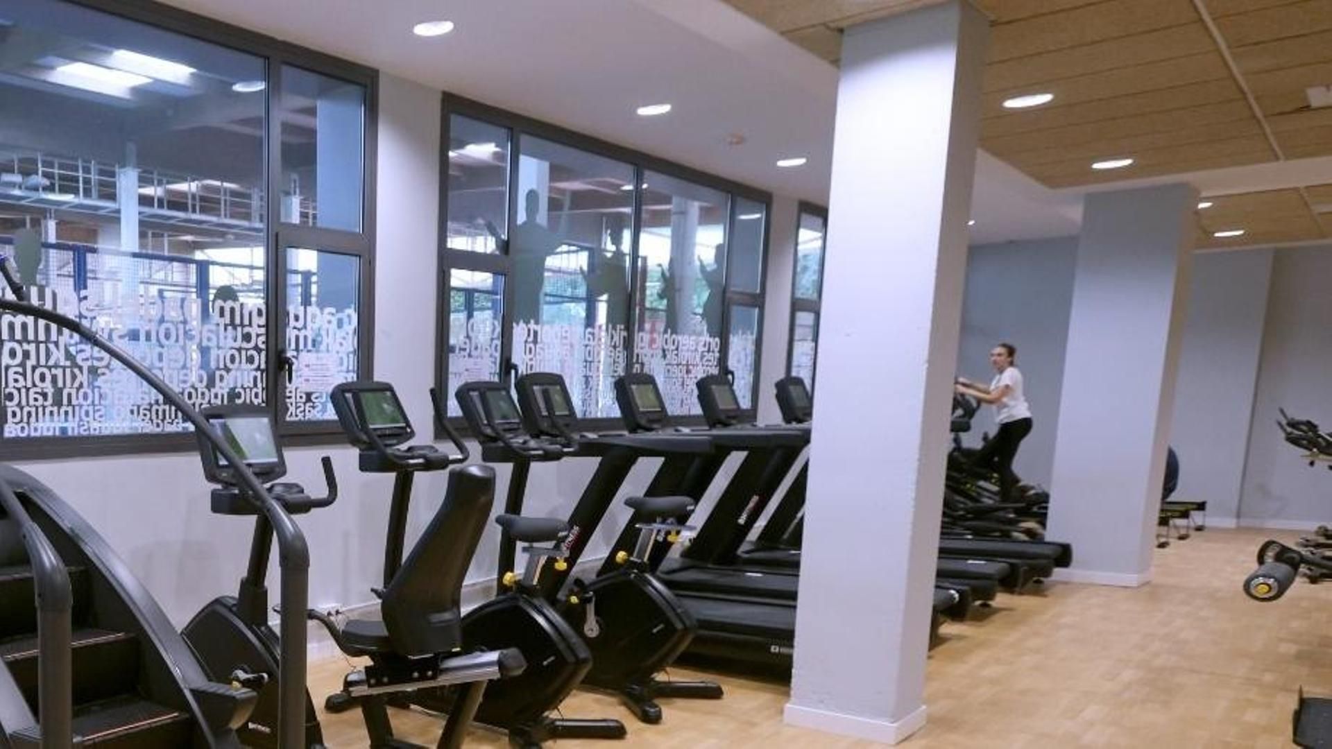 Detenido un hombre por grabar a varias personas en un gimnasio de Santander