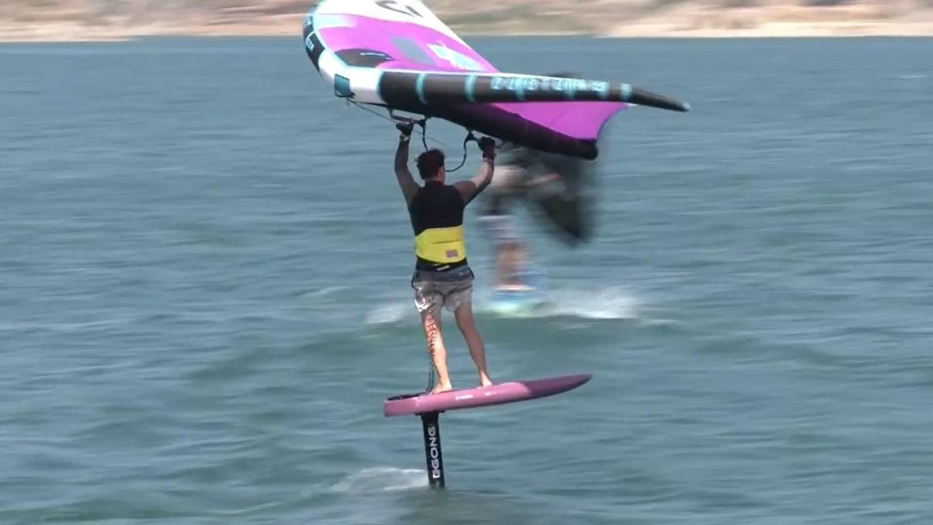 El 'paraíso del viento' en el río Guadalfeo conquista a los amantes de los deportes acuáticos en plena Sierra Nevada