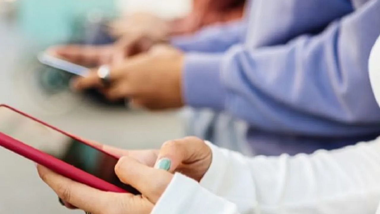 Muchas de las nuevas palabras de los jóvenes provienen de redes sociales