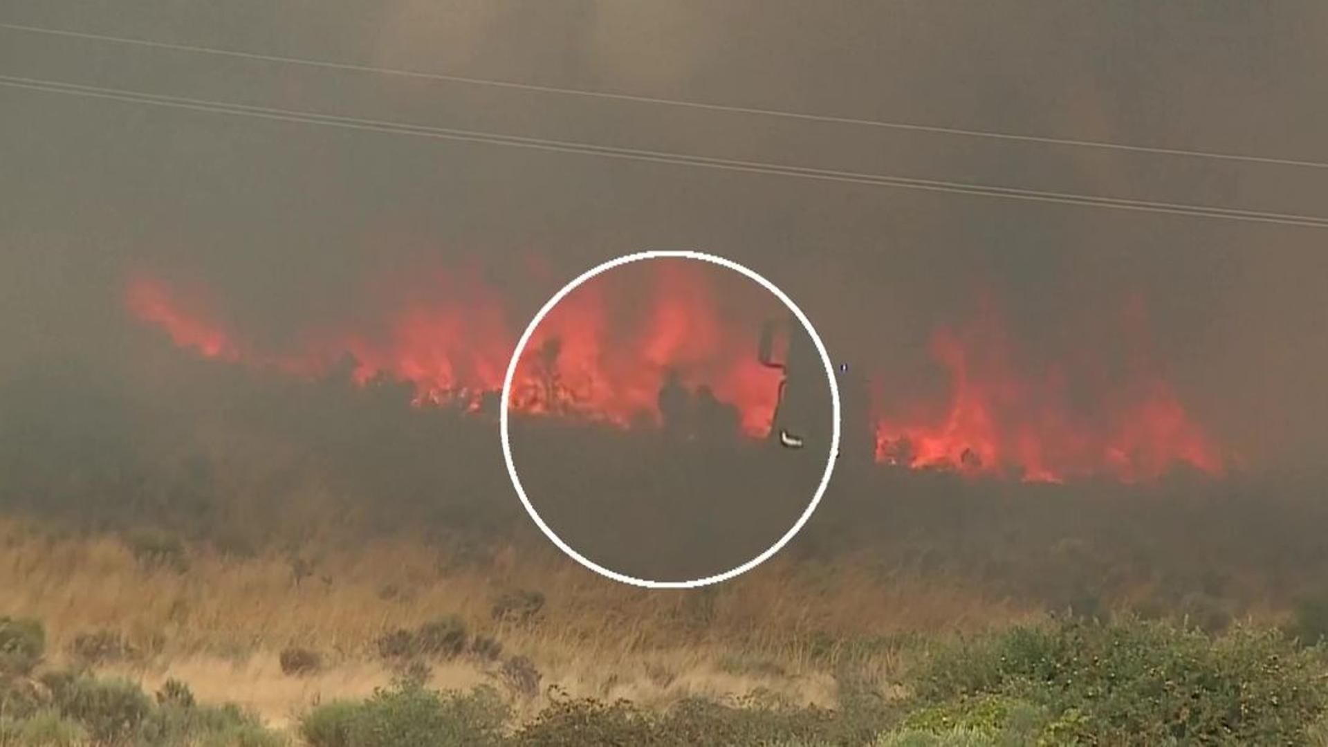 Portugal ha estado a punto de vivir en directo una tragedia al sorprender las llamas a tres bomberos en Valverde