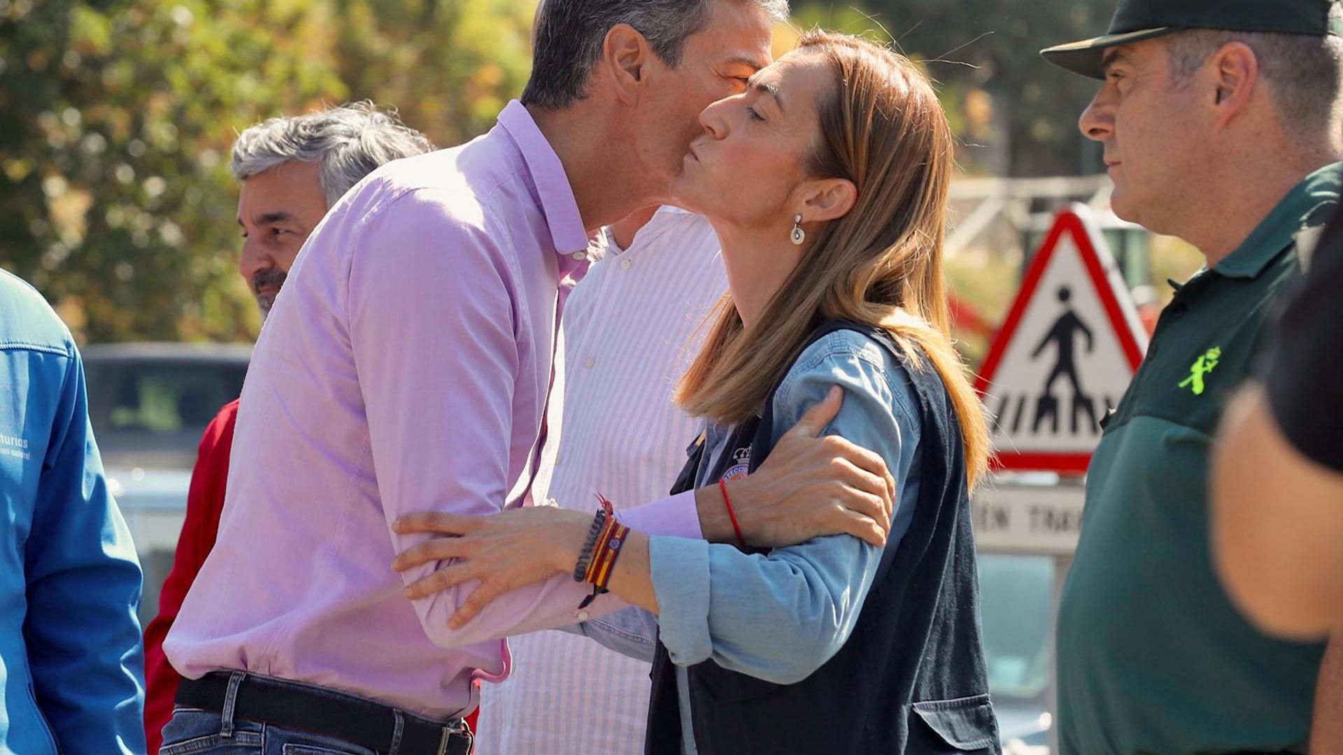 Sánchez reivindica desde Asturias la labor de la directora de Protección Civil e impulsa su plan nacional antiincendios