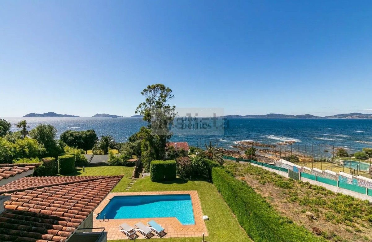 Vistas de una de propiedades en venta en la calle más cara de Galicia, en Vigo