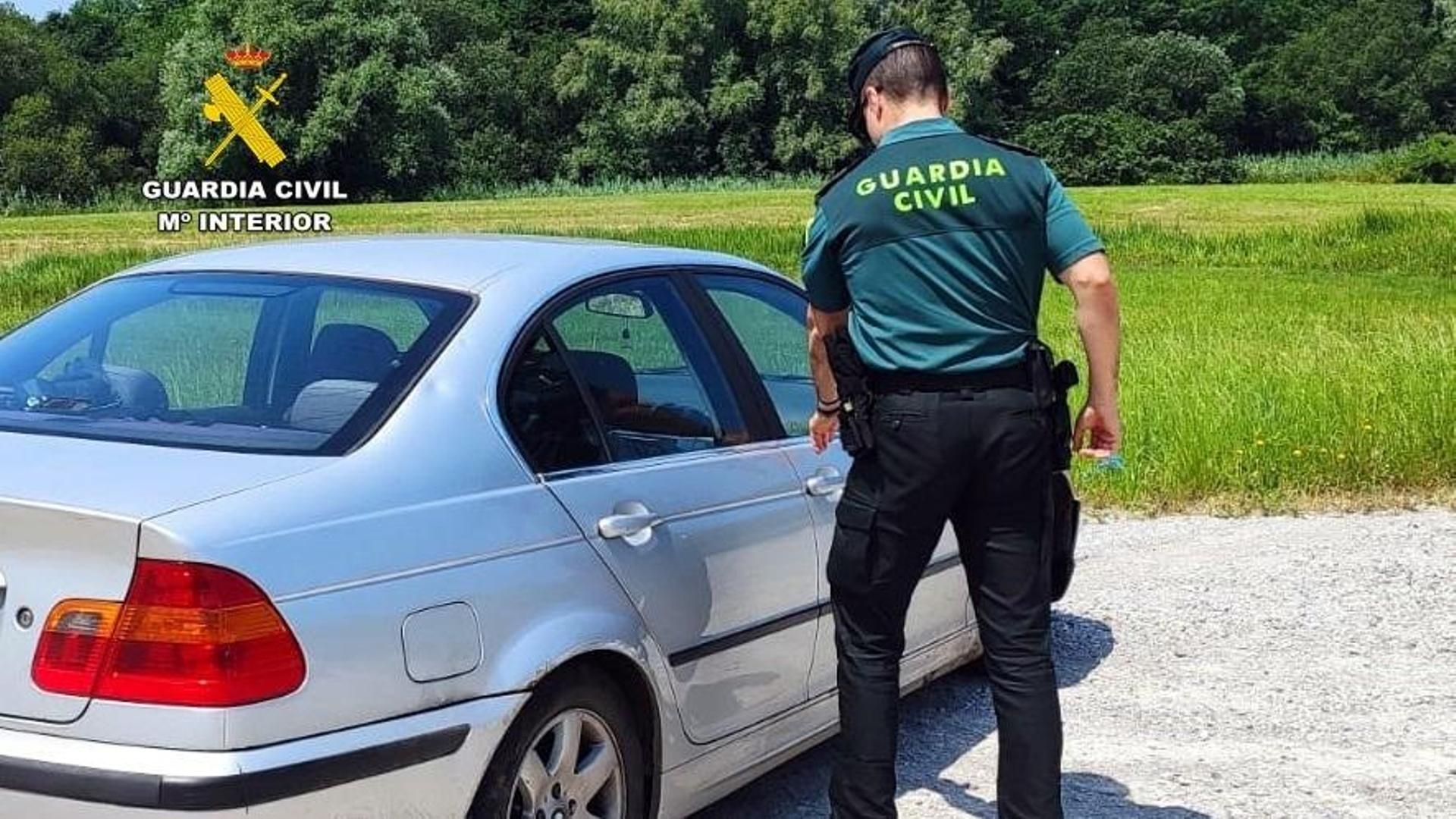 La Guardia Civil establece controles para impedir el acceso a una 'rave' con 400 personas en Valdáliga, Cantabria