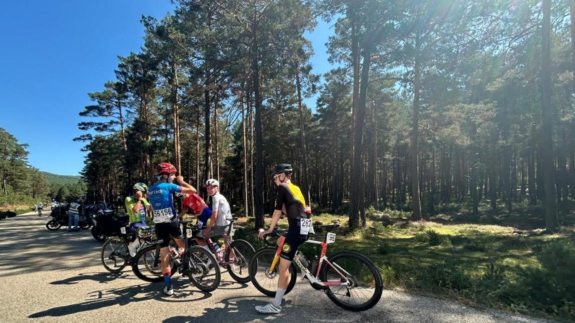 Muere un corredor de la Vuelta Ciclista Junior a la Ribera del Duero en una caída masiva