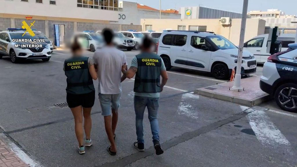 Prisión para un joven de 19 años por apuñalar a una mujer para robarle en Torrevieja, Alicante