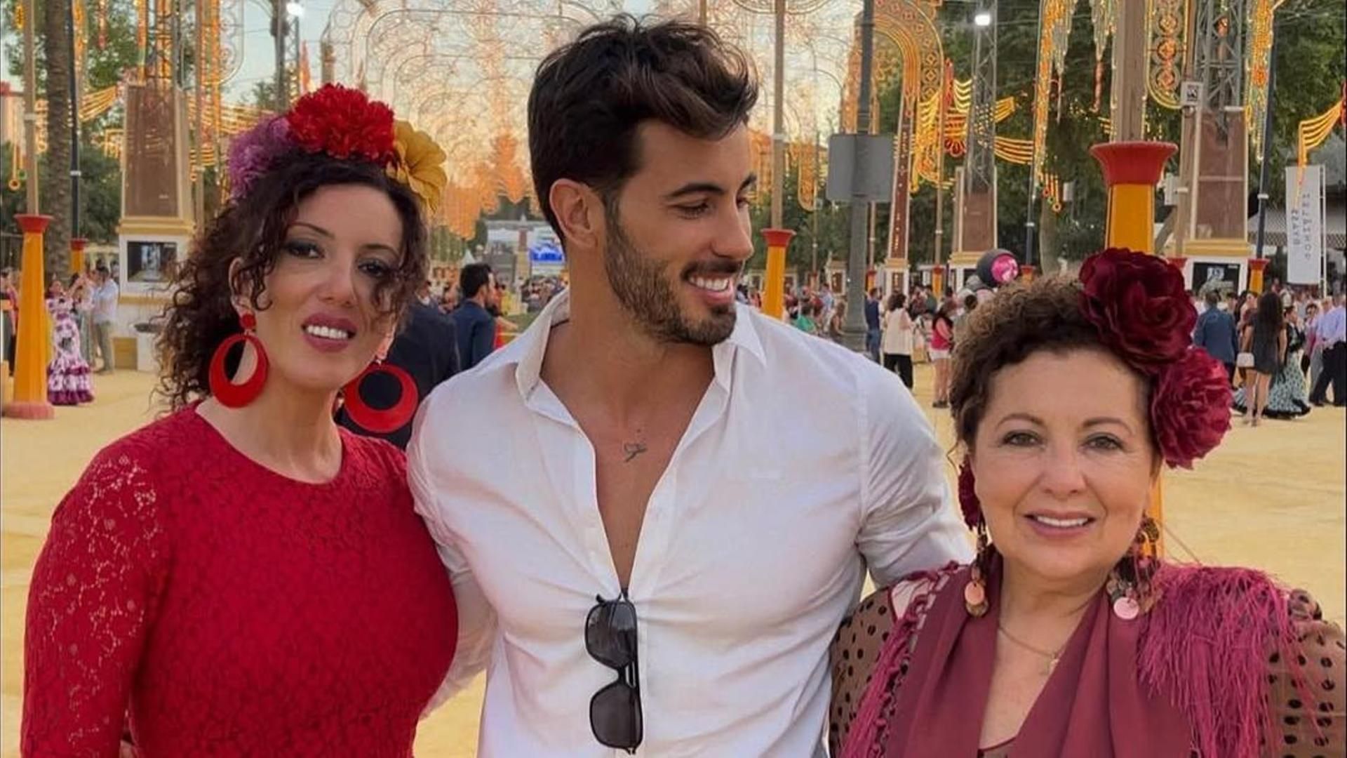 Iván González, su madre y su abuela Iván González, su madre y su abuela