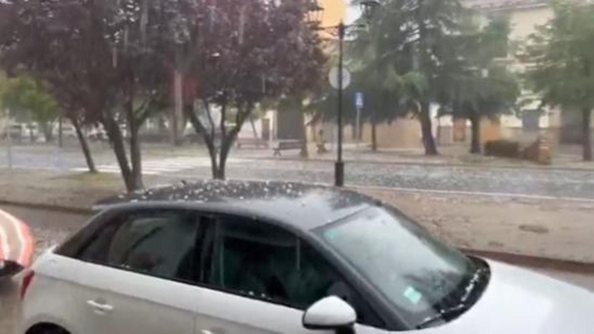Las tormentas descargan con fuerza en Castellón: granizo en el interior norte y 35,4 l/m2 en Vilafranca