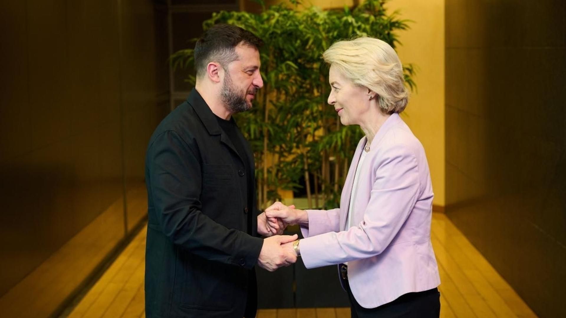 Ursula von der Leyen y Volodimir Zelenski en una imagen de archivo