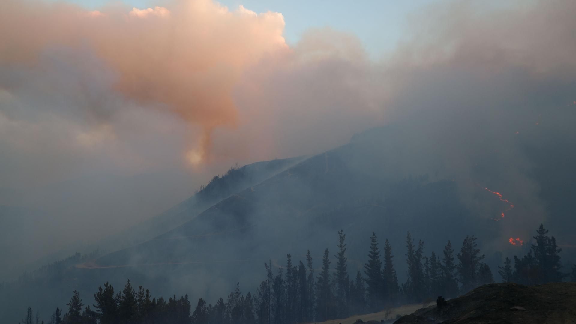 La meteorología vuelve a complicar el fuego en Zamora y León