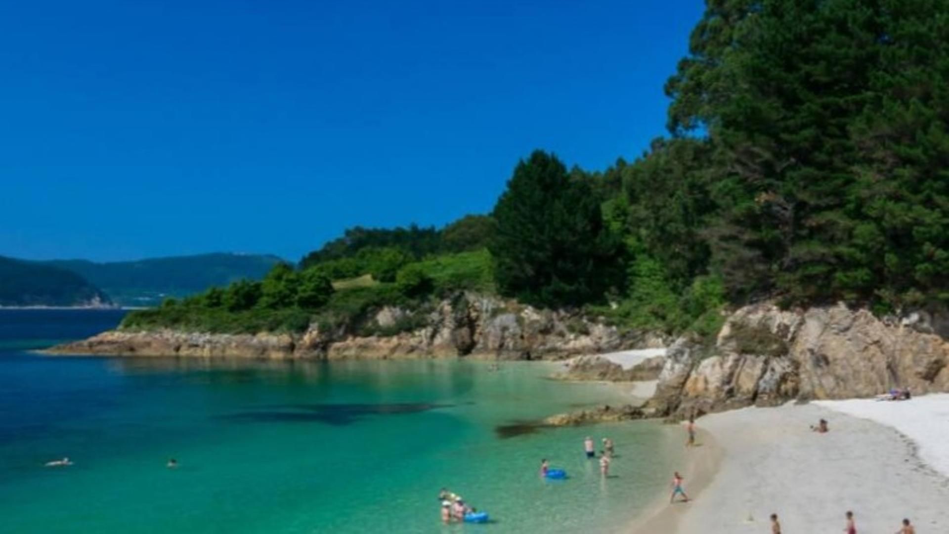 La playa gallega que parece el Caribe