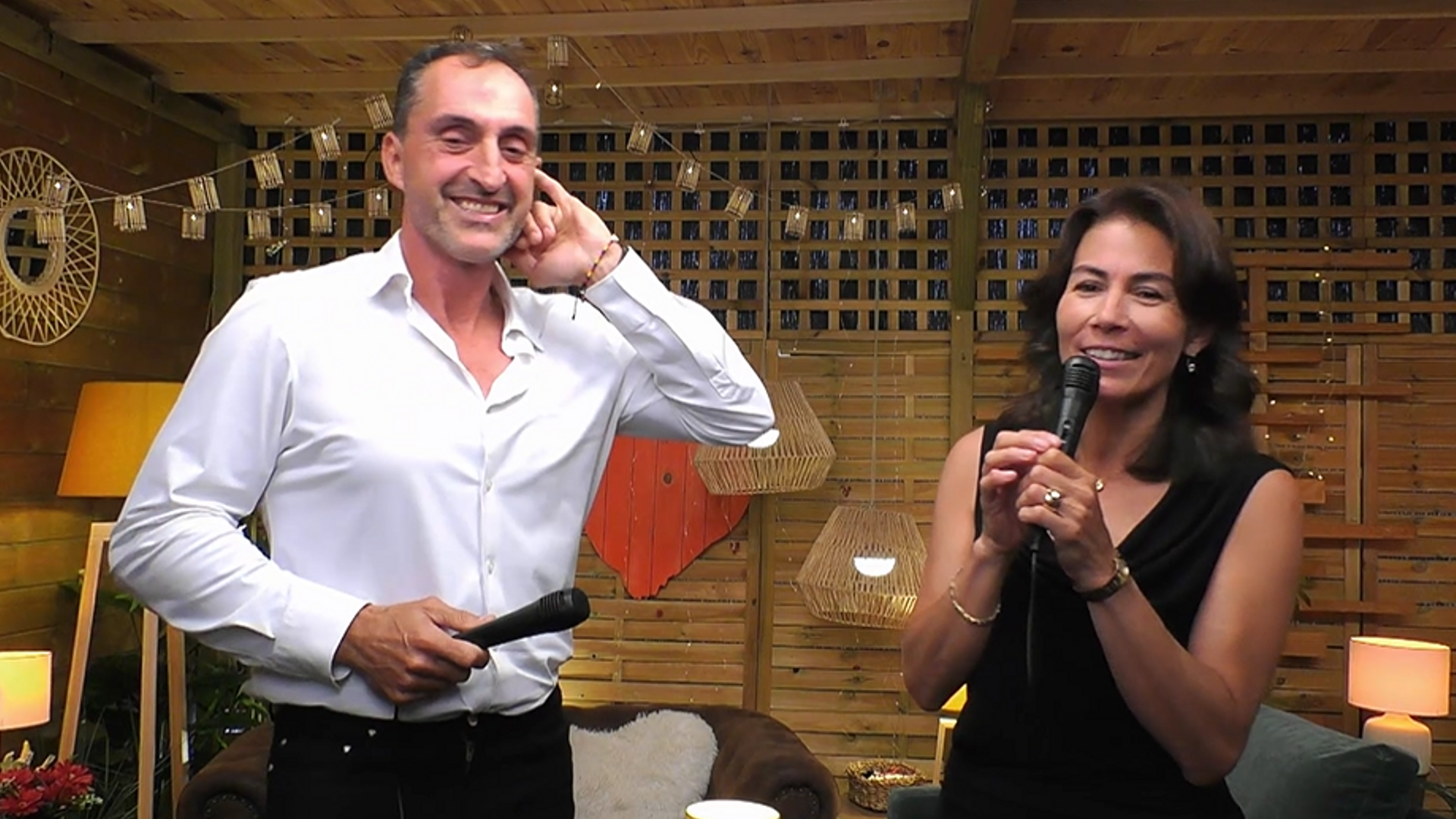 Los solteros disfrutan de su cita en 'First Dates'