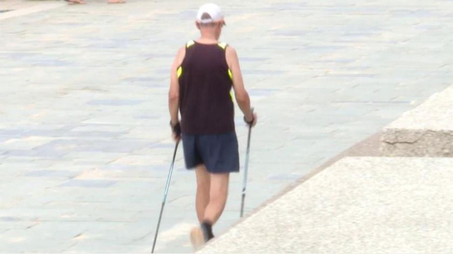 Seguir una dieta mediterránea y caminar o bailar 20 minutos al día reduce la necesidad de antidepresivos en personas mayores