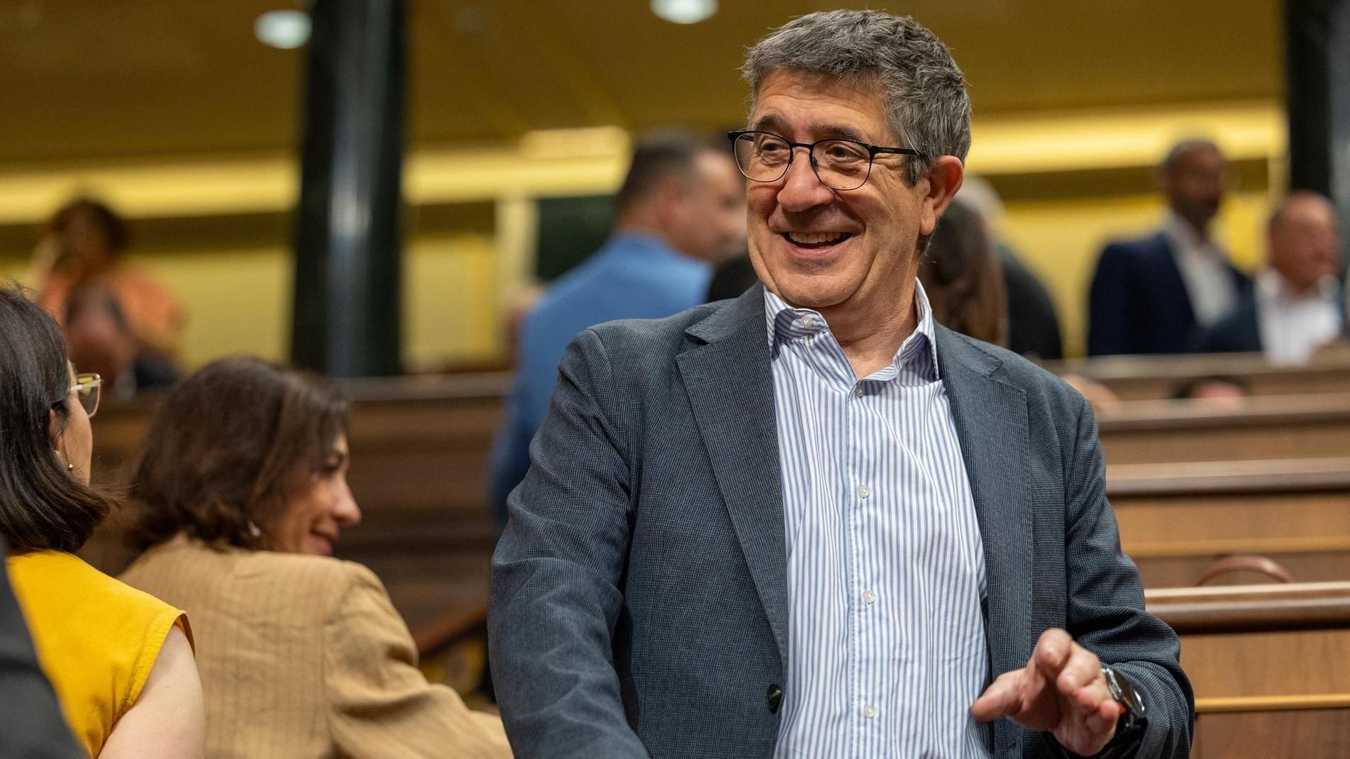 Archivo - El portavoz del PSOE, Patxi López, durante una sesión plenaria extraordinaria, en el Congreso de los Diputados, a 22 de julio de 2025, en Madrid (España).