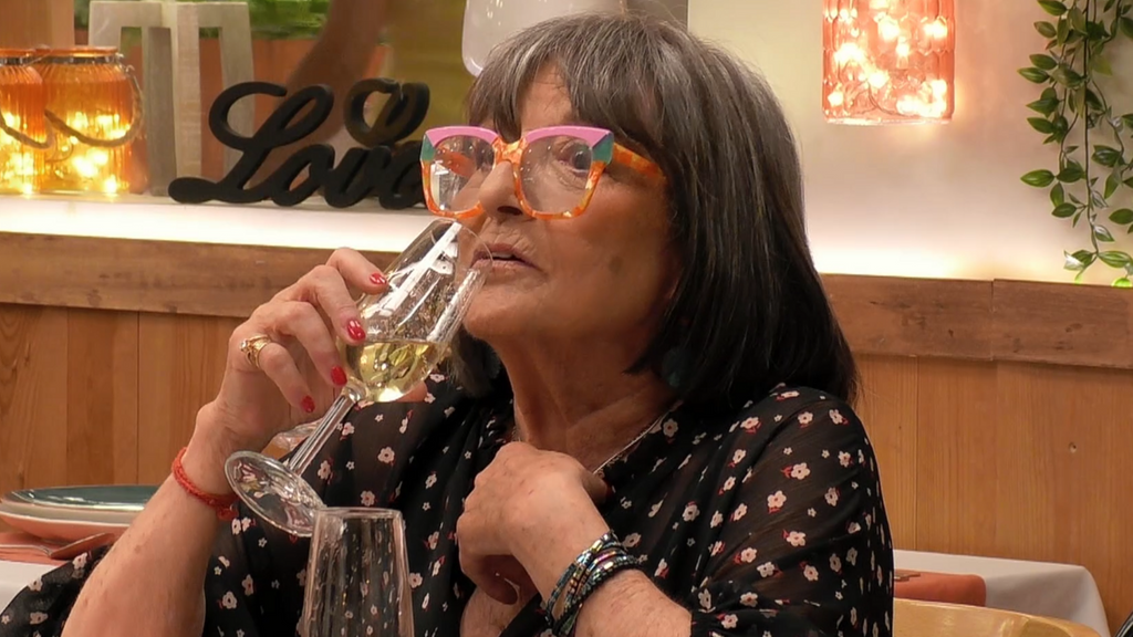 Una soltera de 'First Dates' se queda sin habla ante las coincidencias de su cita con su exmarido: "Eres la reencarnación"