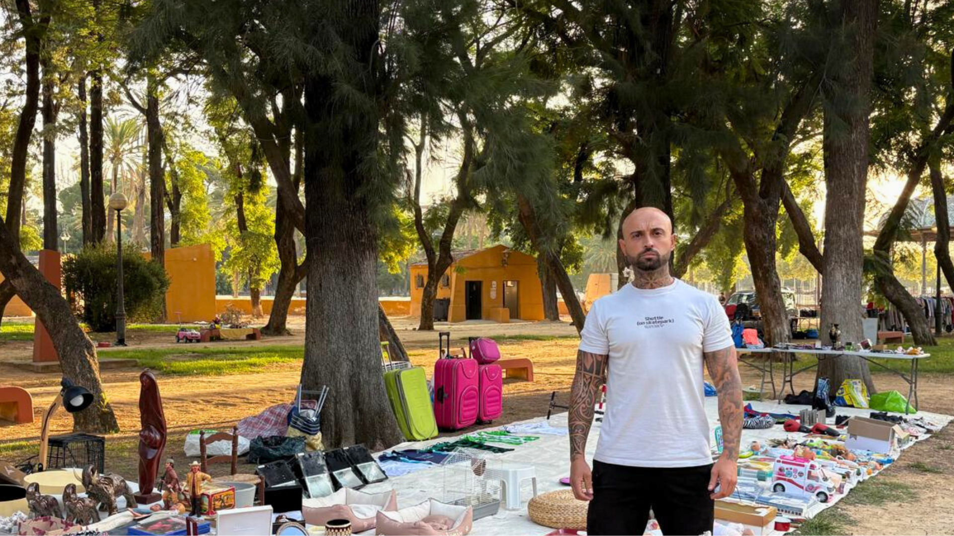 Cristian, con su puesto en el mercado de fondo