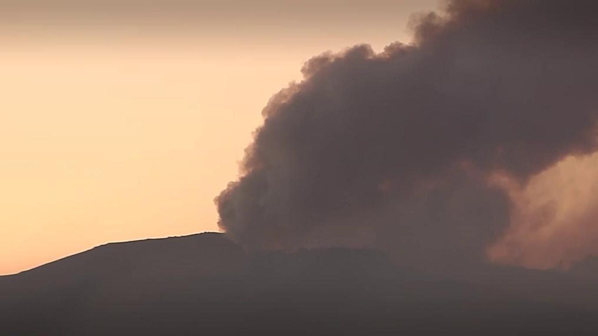 El fuerte viento reaviva las llamas en el fuego de Porto, que ya ha calcinado más de 20.000 hectáreas